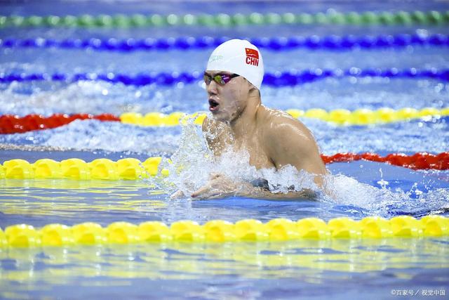 开云体育官网-包含游泳短距蛙泳赛场上搏杀，选手拼尽全力的词条