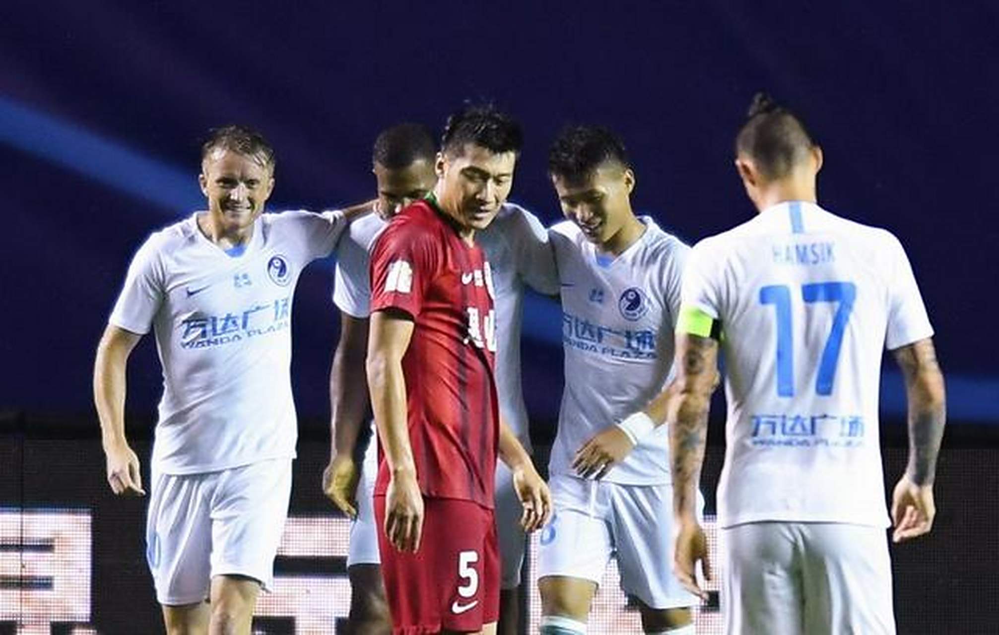 开云官网-天津泰达主场不敌河南建业，遭遇两连败