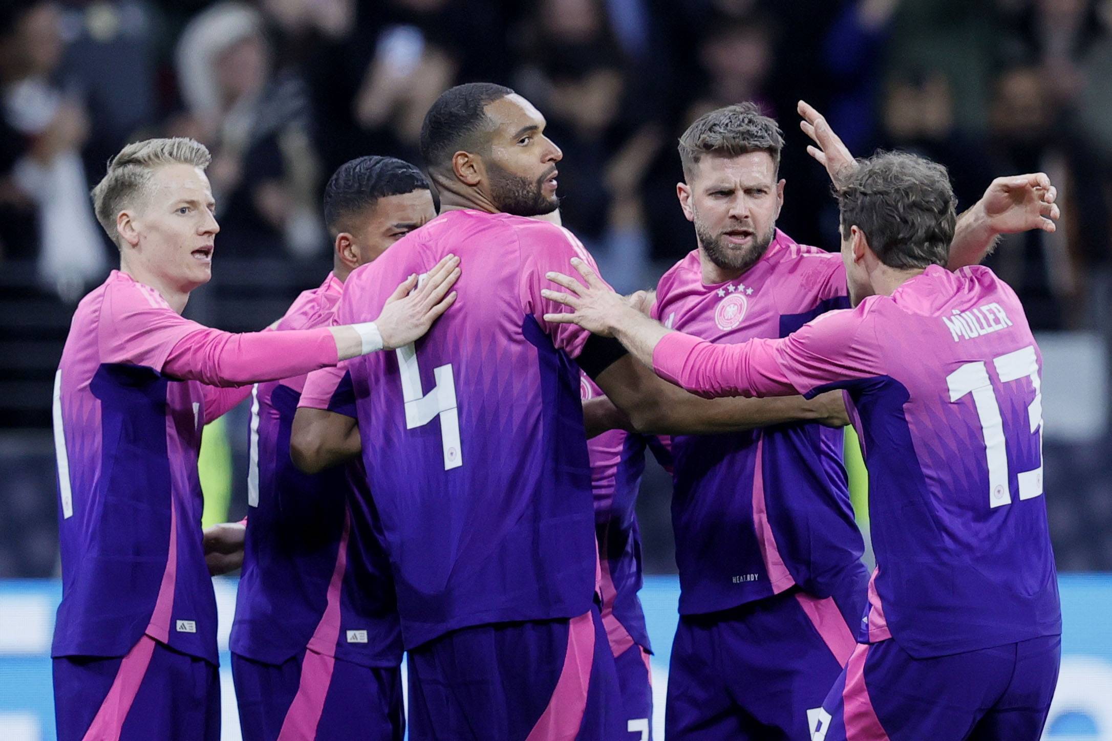 开云APP-实力对决上演，德国足球联赛一场好戏的简单介绍