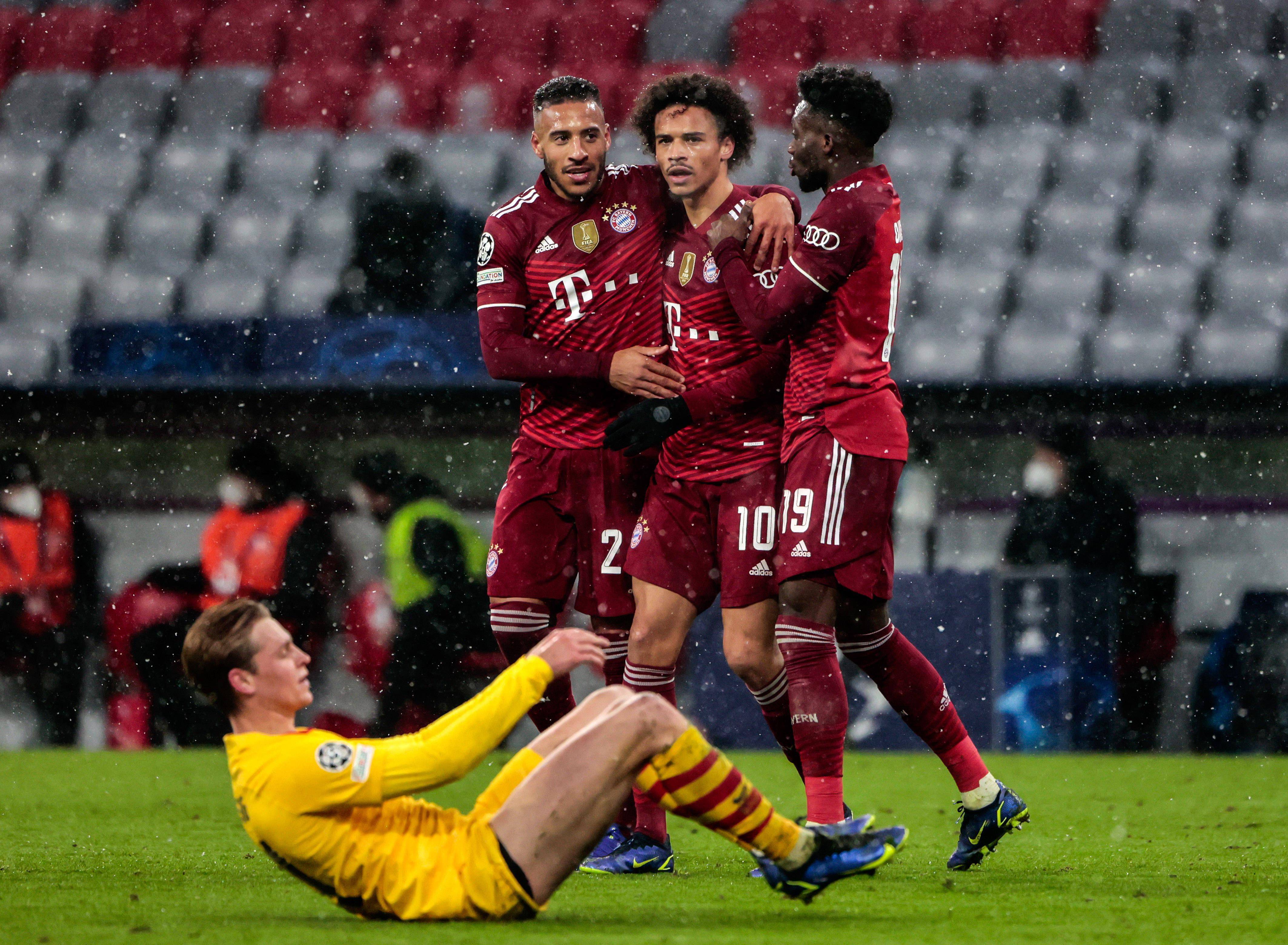 足球赛场即将上演:球队准备充分迎接挑战 足球赛场即将上演:球队准备充分迎接挑战