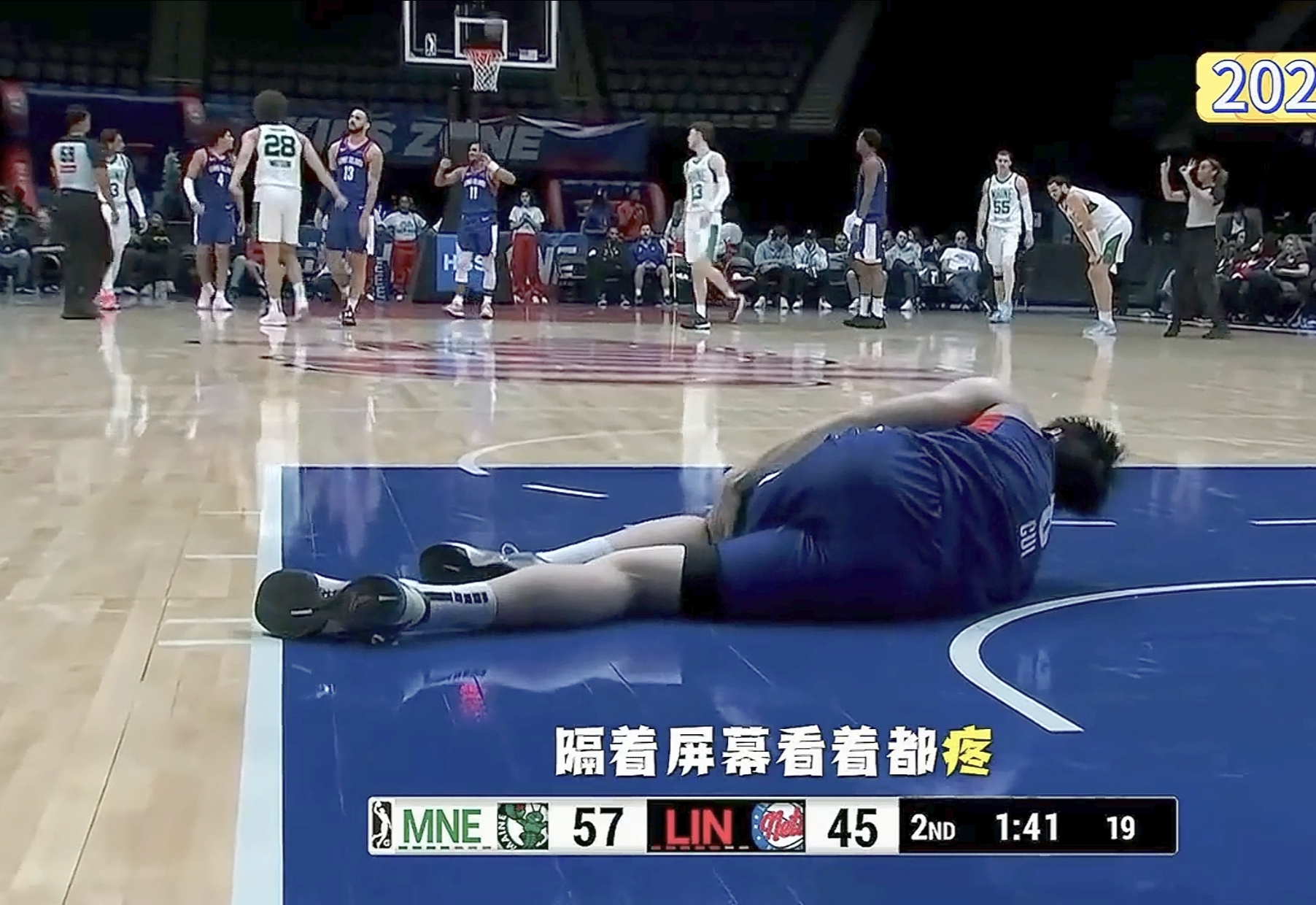 开云平台-包含比分分析明星选手受伤退赛，引发热议的词条