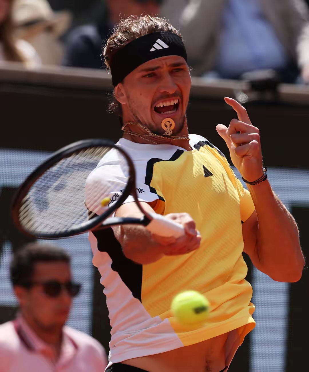 关于年终总决赛碾压拉沃尔杯,兹维列夫点燃赛场的信息 关于年终总决赛碾压拉沃尔杯,兹维列夫点燃赛场的信息