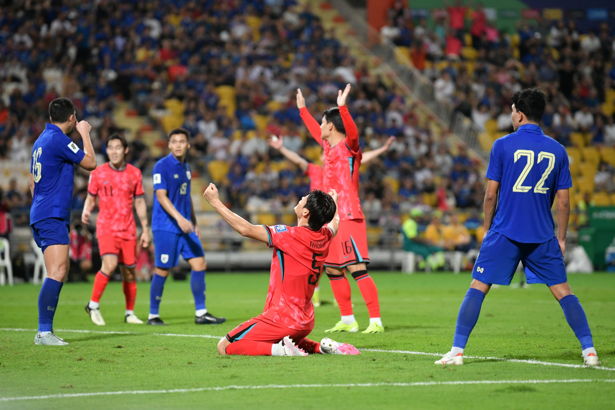 开云体育-足球比赛精彩瞬间，球员们展现出色技术，赢得掌声