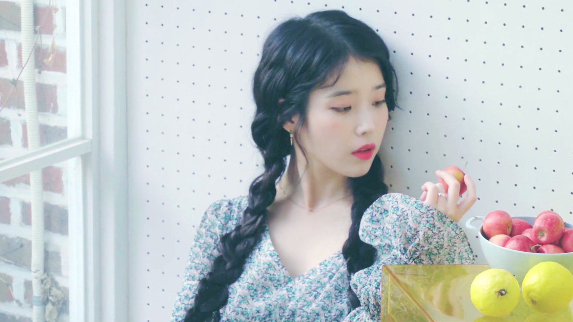 开云体育APP下载-唯一的叙事，詹姆斯逆天爆发与绿军浪潮的终极对比