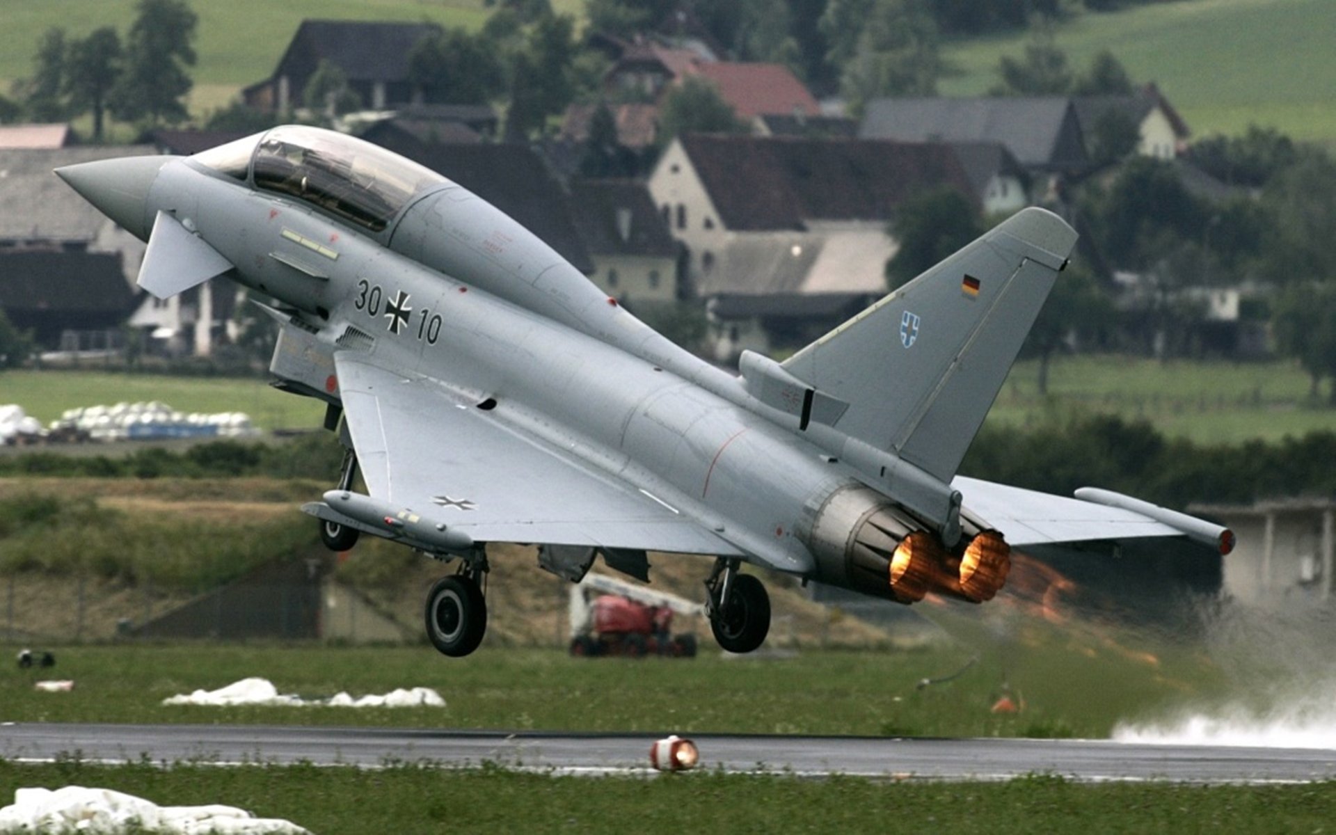 克瓦拉茨赫利亚一剑封喉,利物浦全面压制AC米兰—欧冠双雄会点评