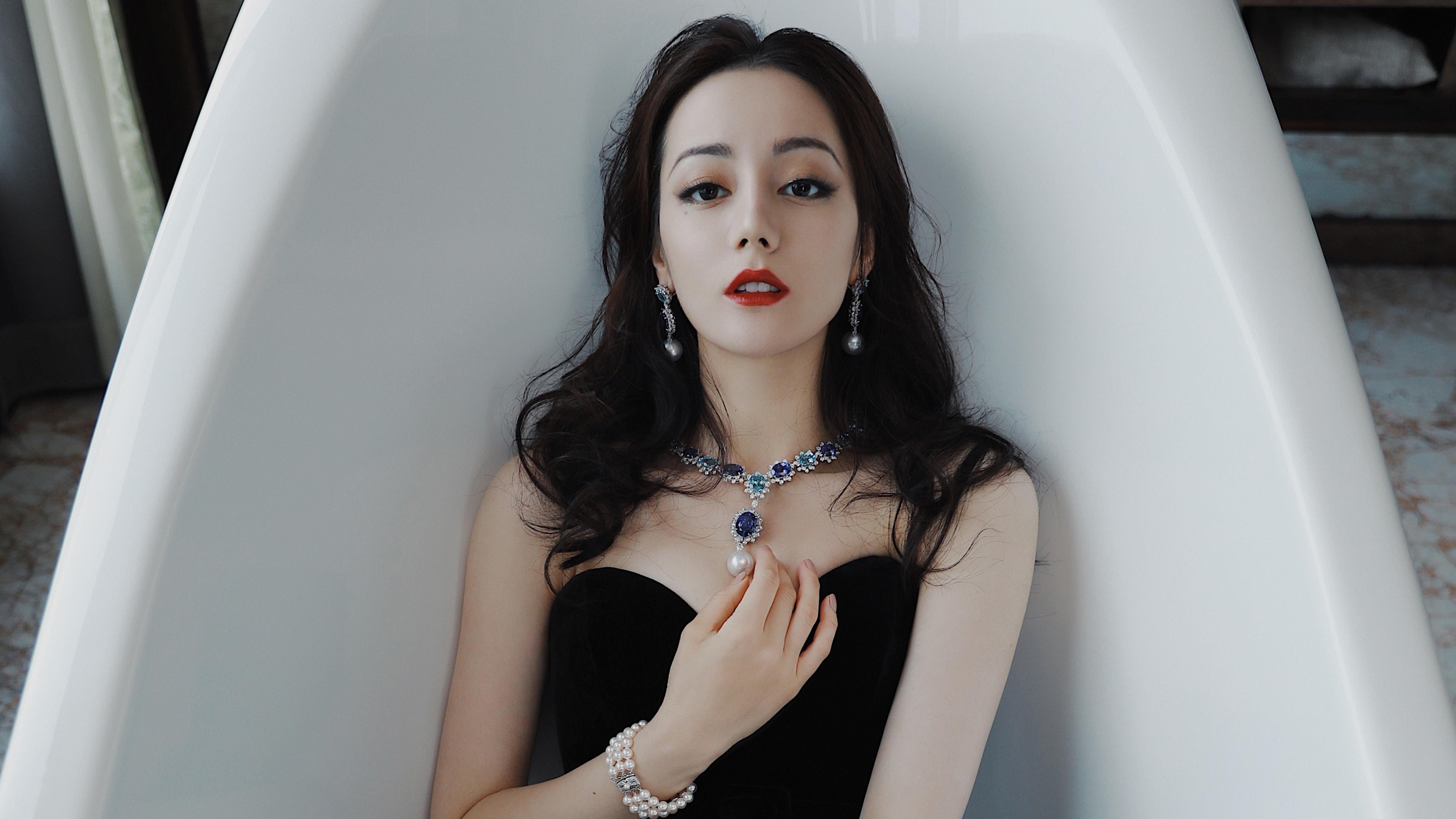 加克波无解表现映衬曼联速胜,比利亚雷亚尔战术溃败的深度解析