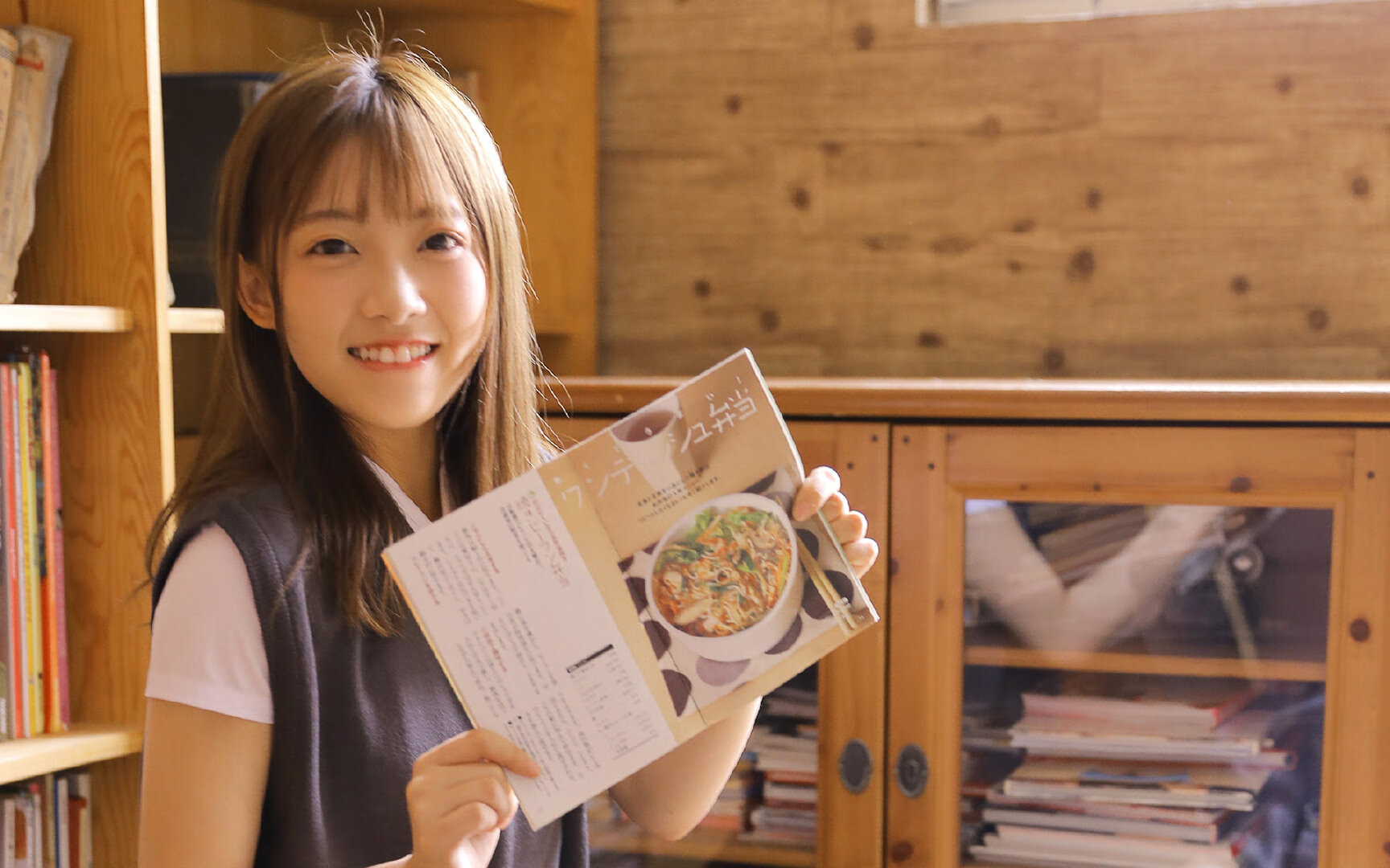 开云体育-弹尽粮绝下的三双传奇,武切维奇向天再借28分钟