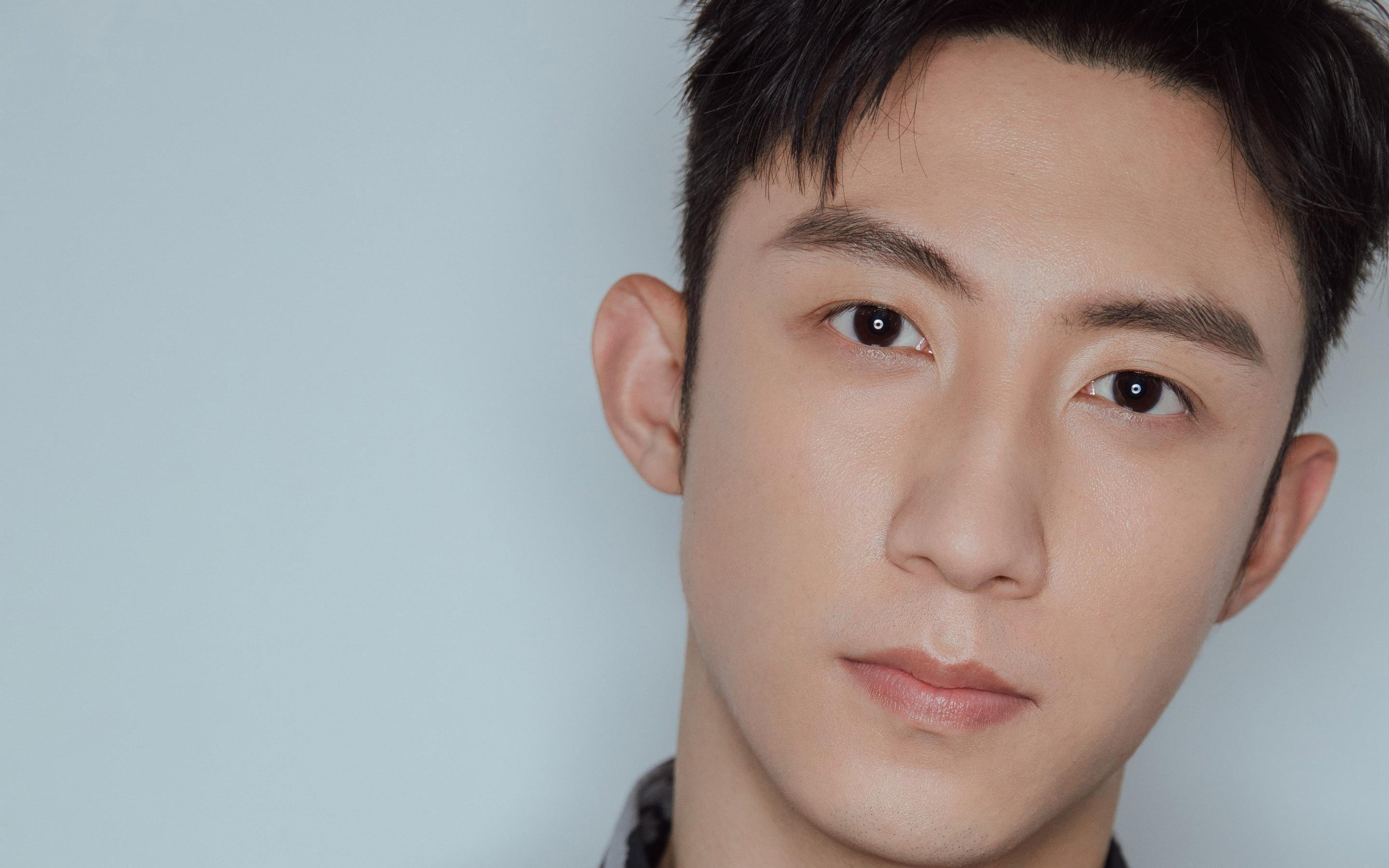 锋线尖刀化身防守铁闸,奥亚尔萨瓦尔如何用一次锁死为英格兰赢得唯一性胜利?